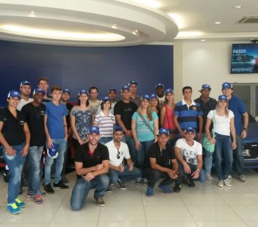 08/04/2015 – Alunos participam de visita técnica à fábrica da Hyundai